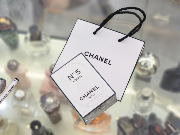 Mua nước hoa Chanel No5 L'eau EDT Limited Edition 2024 50ml chính hãng ở đâu?